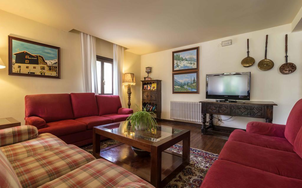 Snoe Hotel Candanchú エクステリア 写真
