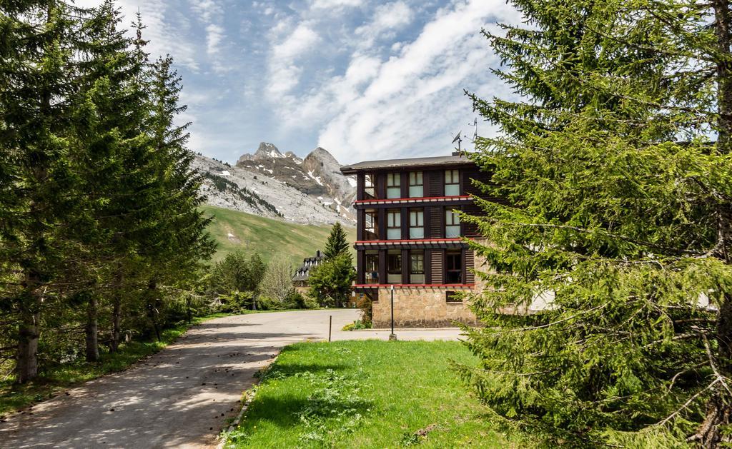 Snoe Hotel Candanchú エクステリア 写真