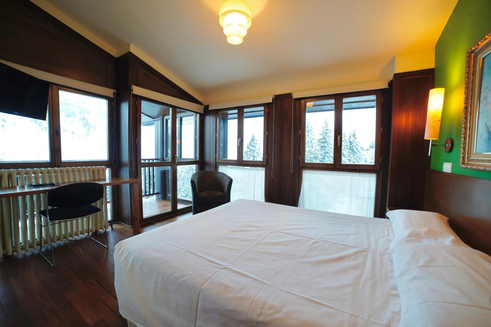Snoe Hotel Candanchú エクステリア 写真