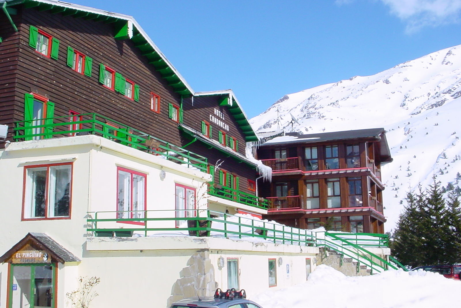 Snoe Hotel Candanchú エクステリア 写真